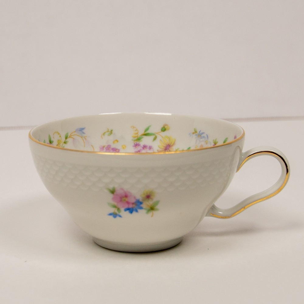 Vintage Thomas Germany Porcelain Teacup Pattern 7058 Floral Gold Trim Mid-Cen.